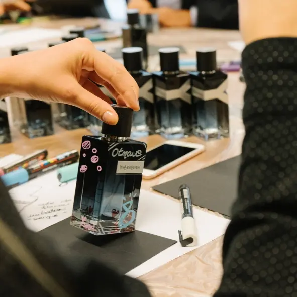 Gravure sur parfum event entreprise